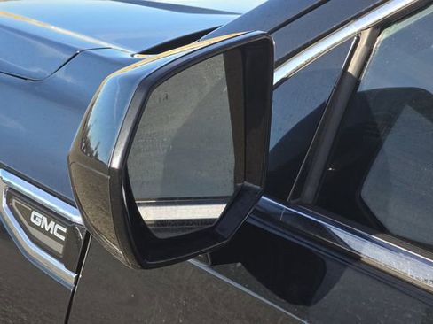 Used 2024 GMC Yukon SLT image 54