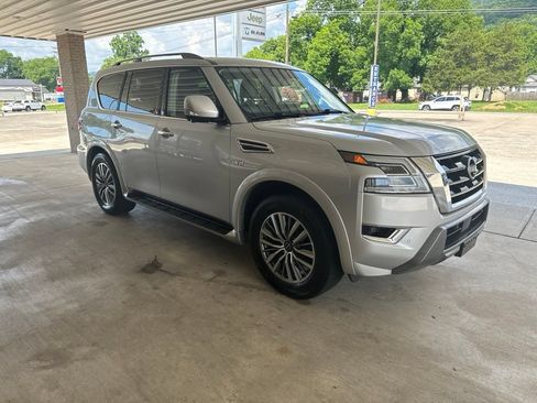 Used 2021 Nissan Armada SL w/ Captain's Chairs Package AWD/4WD image 3