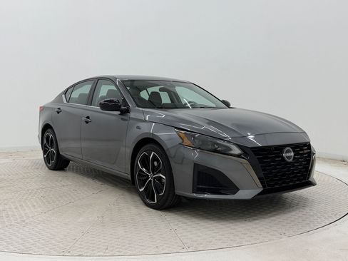 Used 2023 Nissan Altima 2.5 SR w/ SR Premium Package AWD/4WD image 7