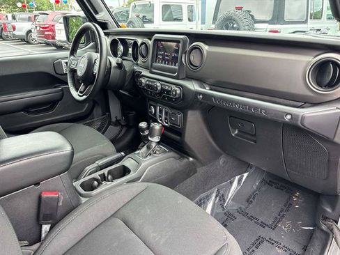 Used 2021 Jeep Wrangler Sport AWD/4WD image 12