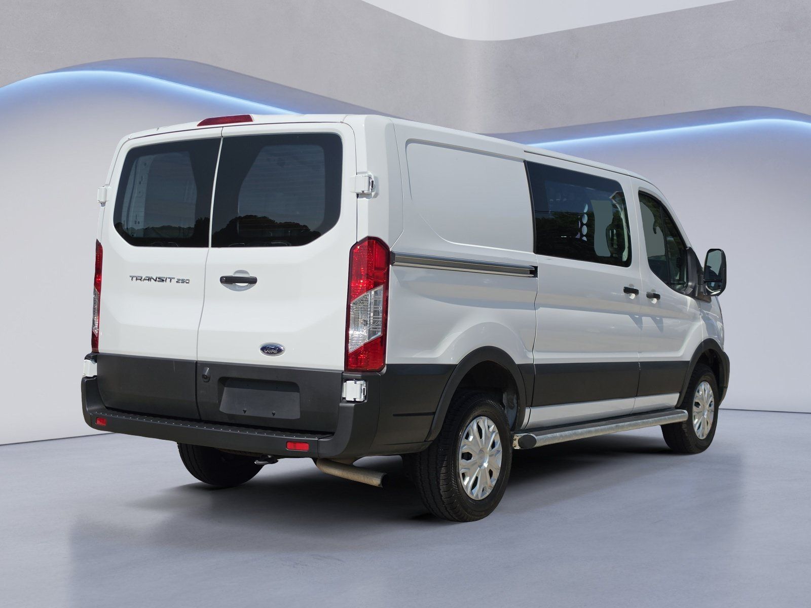Used 2025 Ford Transit 250 Low Roof w/ Exterior Upgrade Package RWD image 5