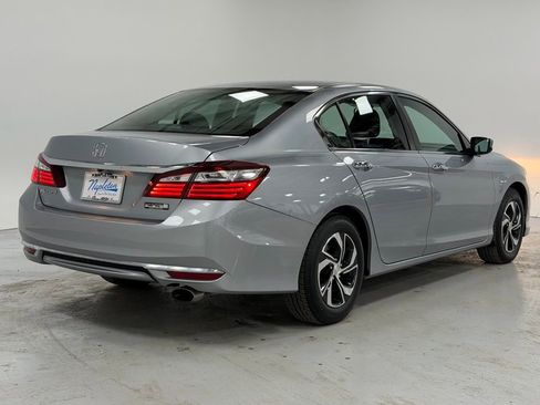 Used 2017 Honda Accord LX image 4