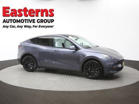 Used 2023 Tesla Model Y AWD image 42