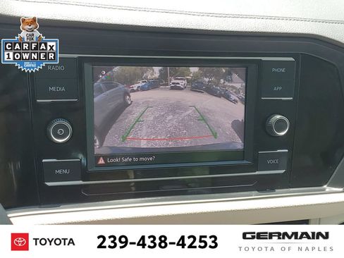 Used 2023 Volkswagen Jetta SE w/ Panoramic Sunroof Package FWD image 27