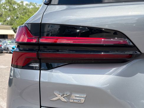 New 2026 BMW X5 xDrive40i w/ M Sport Package image 10