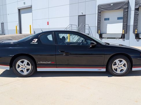 Used 2002 Chevrolet Monte Carlo SS w/ Pace Car Replica Pkg FWD image 18
