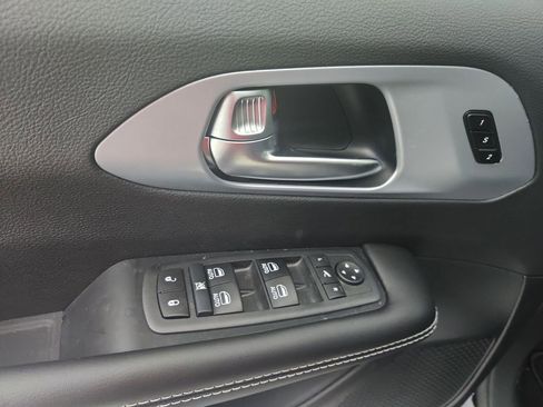 New 2026 Chrysler Pacifica Limited image 21