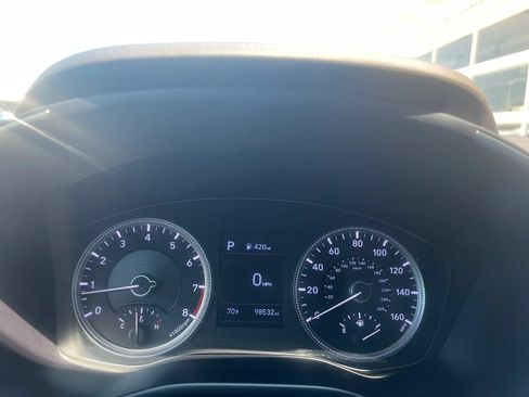 Used 2019 Hyundai Santa Fe SE w/ Cargo Package FWD image 10