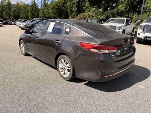 Used 2018 Kia Optima LX image 2