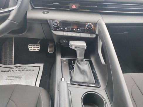 Certified 2025 Hyundai Elantra Sport image 11