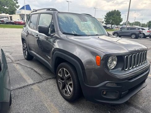 Used 2018 Jeep Renegade Latitude w/ Advanced Technology Group FWD image 1