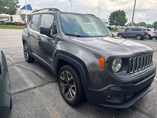 Used 2018 Jeep Renegade Latitude w/ Advanced Technology Group FWD video 1