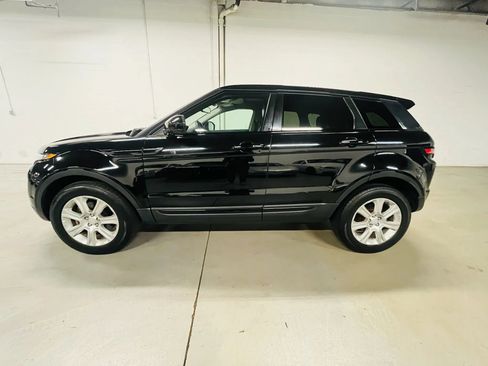 Used 2017 Land Rover Range Rover Evoque SE AWD/4WD image 5
