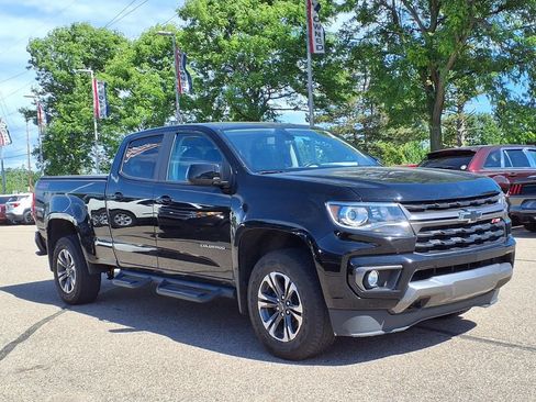 Used 2022 Chevrolet Colorado Z71 w/ LPO, Tonneau and Step Package AWD/4WD image 3