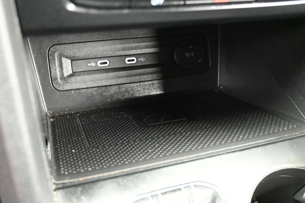 Used 2021 Volkswagen Atlas Cross Sport SE w/ Panoramic Sunroof Package FWD image 21
