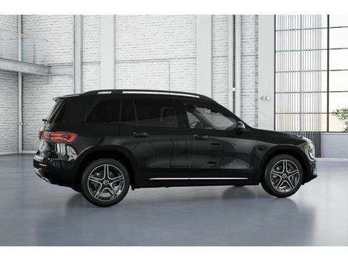 New 2026 Mercedes-Benz GLB 250 4MATIC image 18