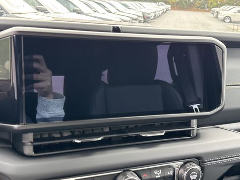 New 2026 Jeep Wrangler Sahara image 32