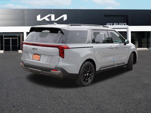 New 2027 Kia Carnival SX w/ Dark Edition Package FWD image 3