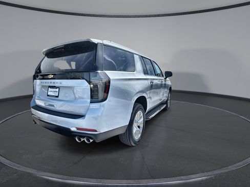 New 2026 Chevrolet Suburban Premier AWD/4WD image 14