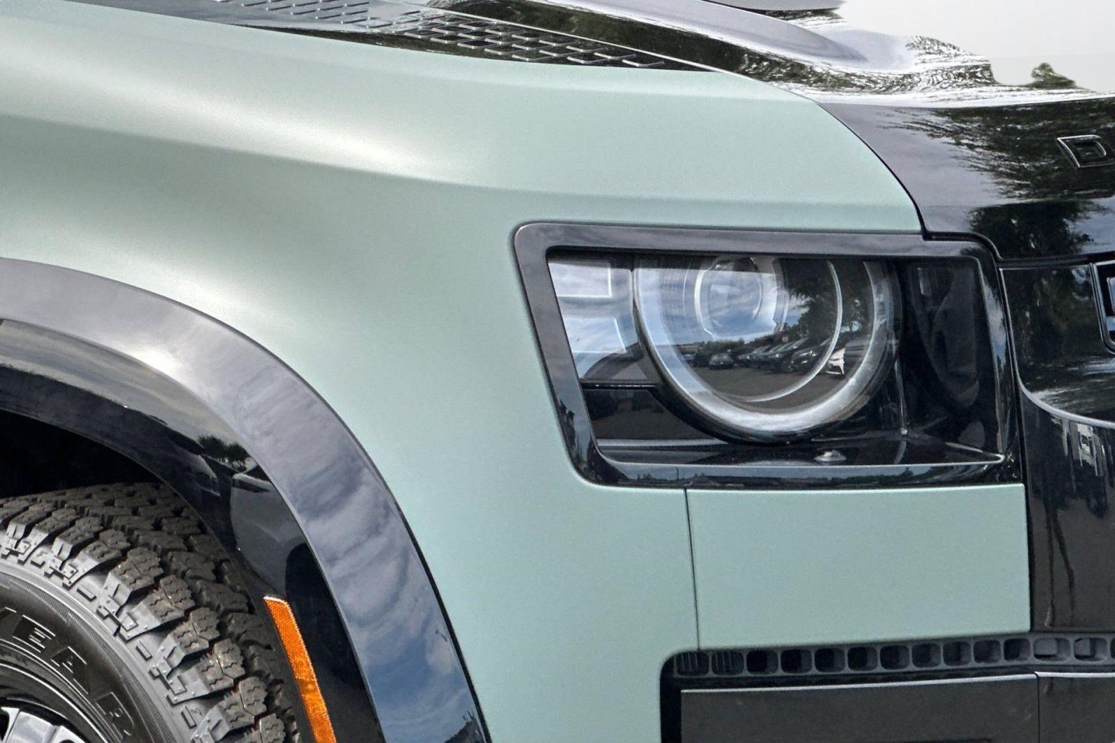 New 2026 Land Rover Defender 110 Trophy Edition AWD/4WD image 12