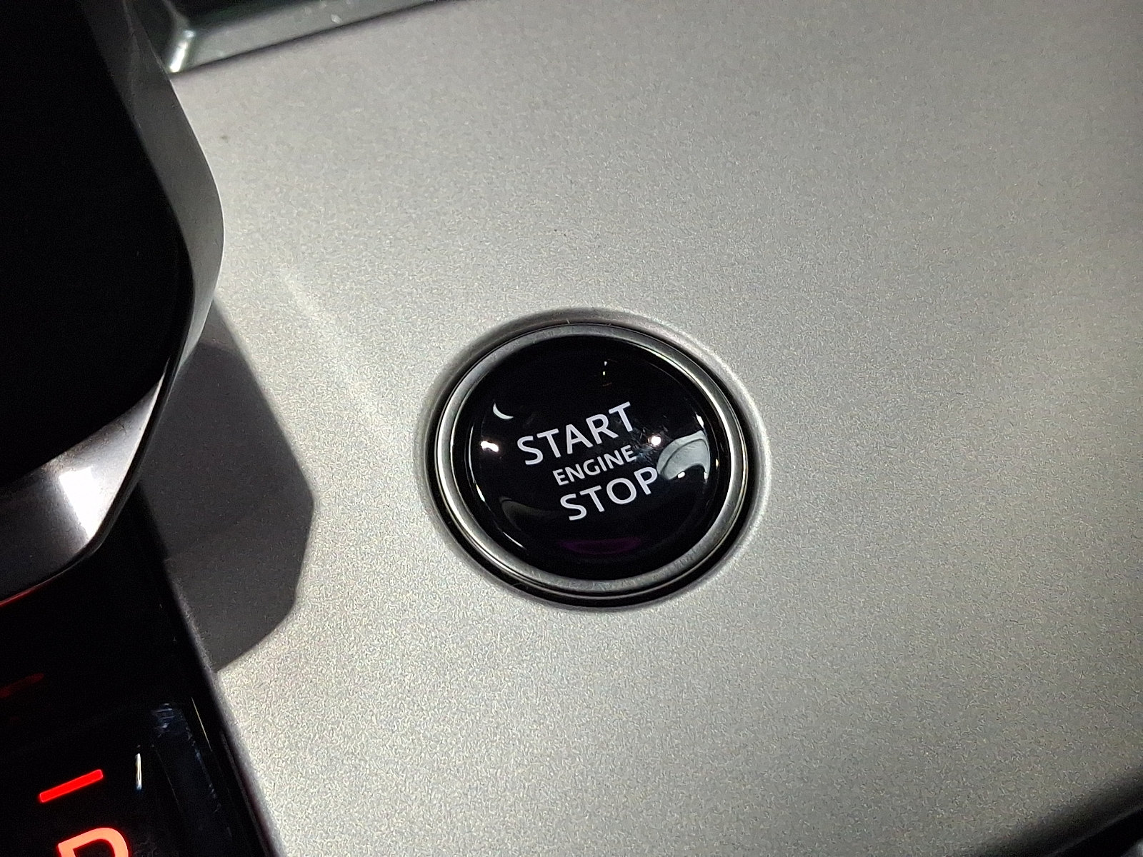 Certified 2025 Land Rover Range Rover SE AWD/4WD image 24