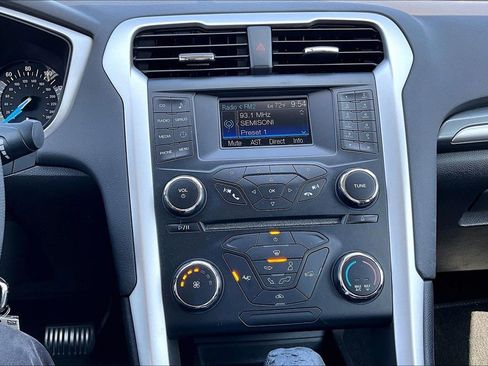 Used 2013 Ford Fusion SE FWD image 35