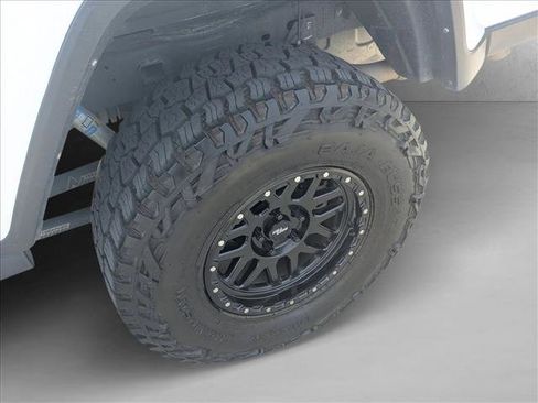 Used 2023 Jeep Gladiator Sport AWD/4WD image 19
