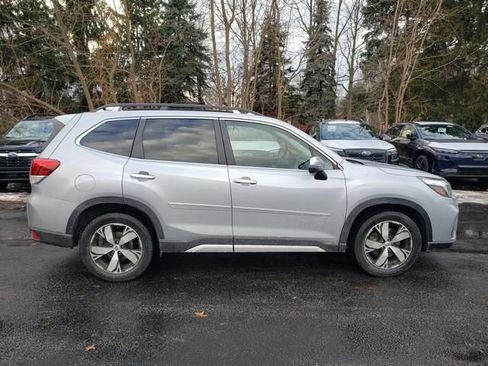 Used 2019 Subaru Forester Touring image 2