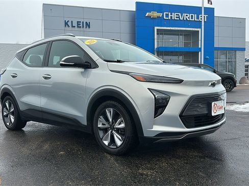 Used 2022 Chevrolet Bolt EUV LT w/ Convenience Package image 1