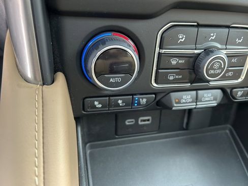 Used 2024 Chevrolet Tahoe Premier image 35