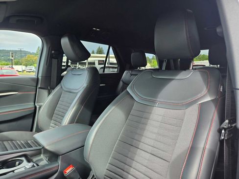 Used 2025 Ford Explorer ST-Line w/ Premium Package RWD image 23