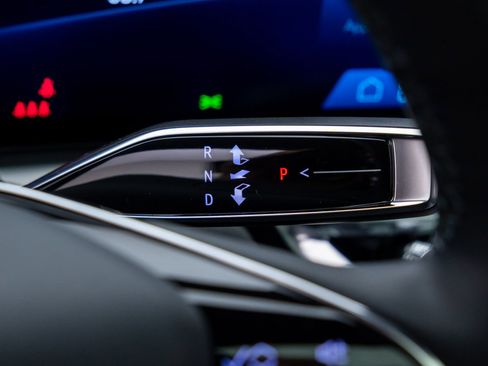 Certified 2025 Cadillac Lyriq Luxury w/ LPO, Floor Liner Package image 26