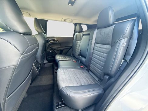 New 2026 Mitsubishi Outlander SE image 25