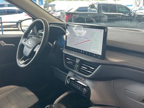 Certified 2024 Ford Escape SE w/ PHEV Premium Package image 28