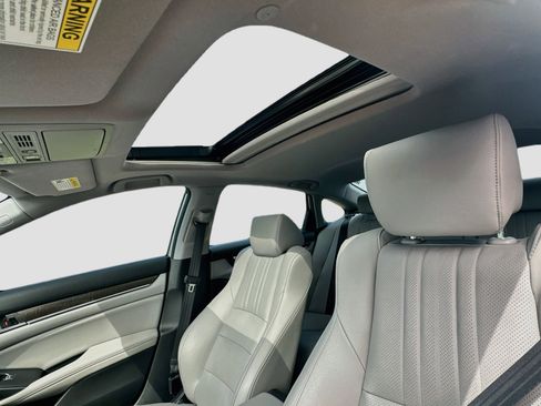 Used 2019 Honda Accord Touring image 25