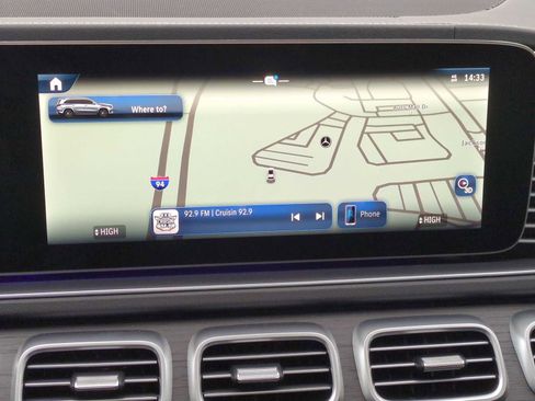 Used 2025 Mercedes-Benz GLS 450 4MATIC image 30