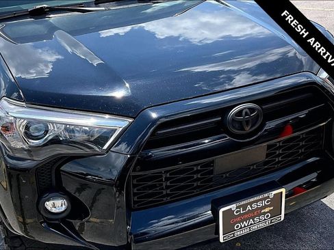 Used 2021 Toyota 4Runner SR5 RWD image 32