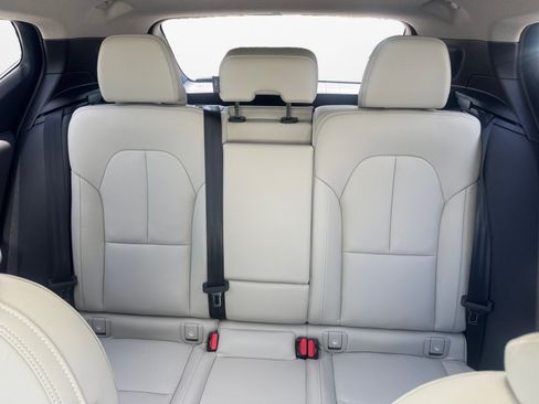 Certified 2025 Volvo XC40 B5 Ultra AWD/4WD image 12