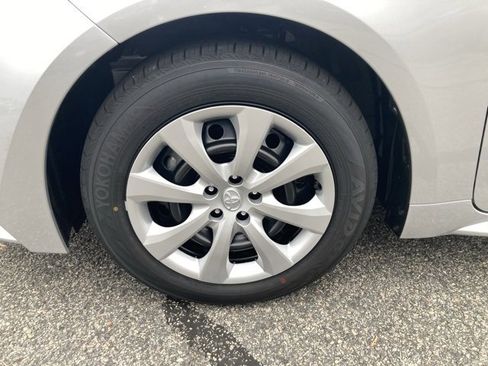 New 2026 Toyota Corolla LE image 9
