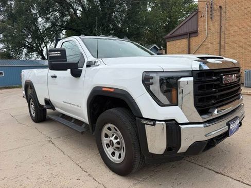 Used 2025 GMC Sierra 2500 Pro w/ 1SA Pro Safety Plus Package AWD/4WD image 2