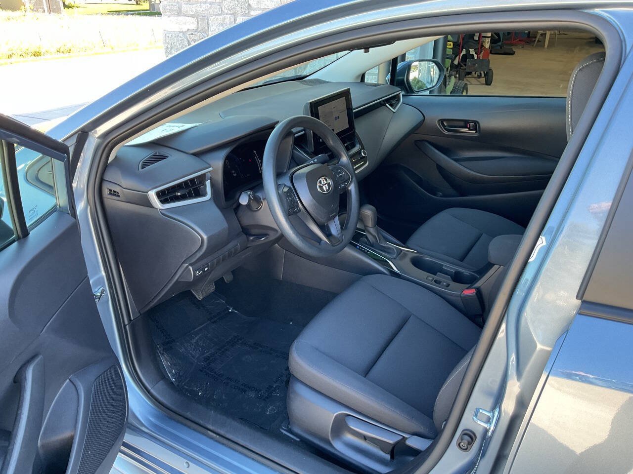 Used 2026 Toyota Corolla LE FWD image 12