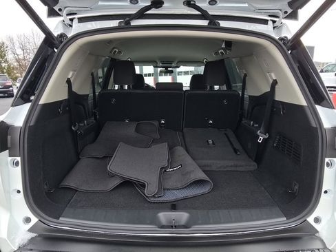 New 2026 Nissan Pathfinder SV image 9