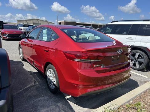 Used 2018 Hyundai Elantra SE w/ Cargo Package FWD image 6