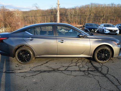 Used 2025 Nissan Altima 2.5 SV w/ SV Special Edition Package image 4