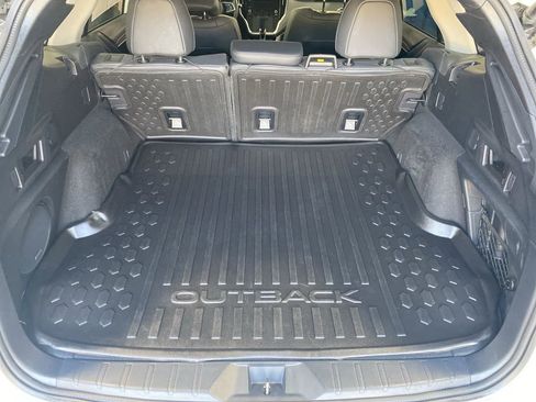 Used 2023 Subaru Outback Limited image 14