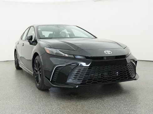 New 2026 Toyota Camry SE image 30