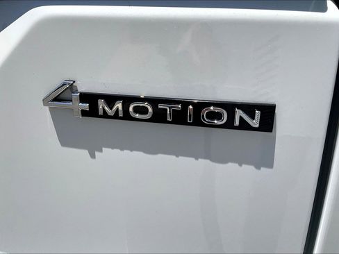 Used 2024 Volkswagen Atlas Peak Edition SEL image 7