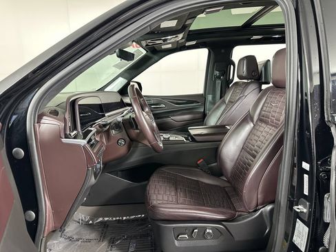 Used 2021 Cadillac Escalade ESV Sport Platinum AWD/4WD image 14