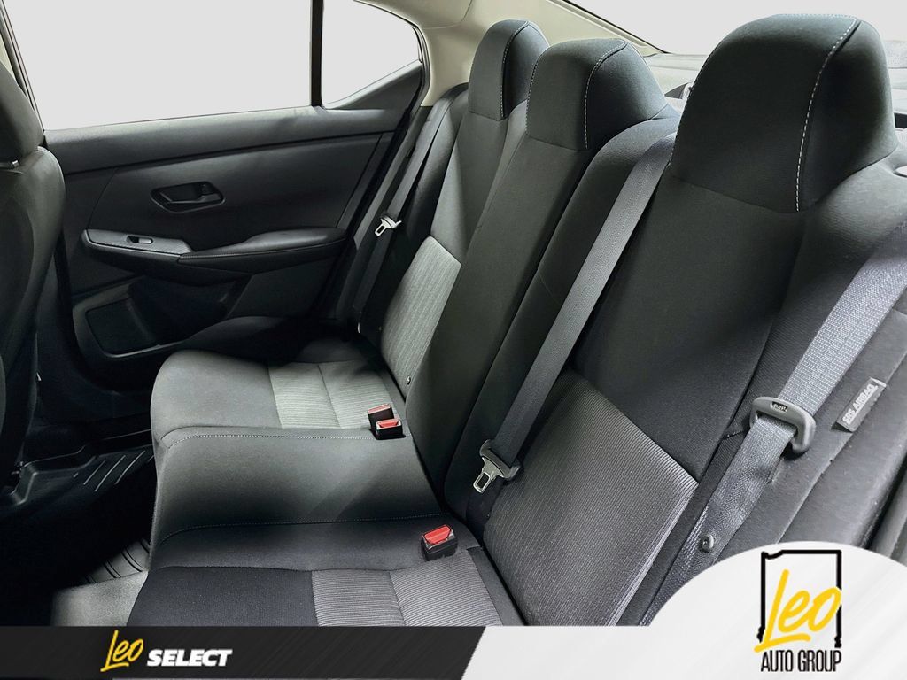 Used 2024 Nissan Sentra SV FWD image 25