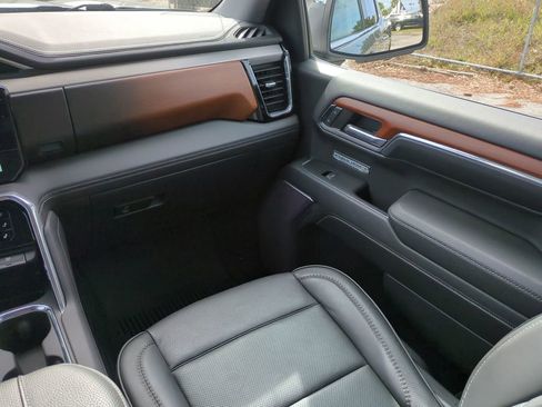 Used 2023 GMC Sierra 1500 Denali w/ Denali Reserve Package image 17